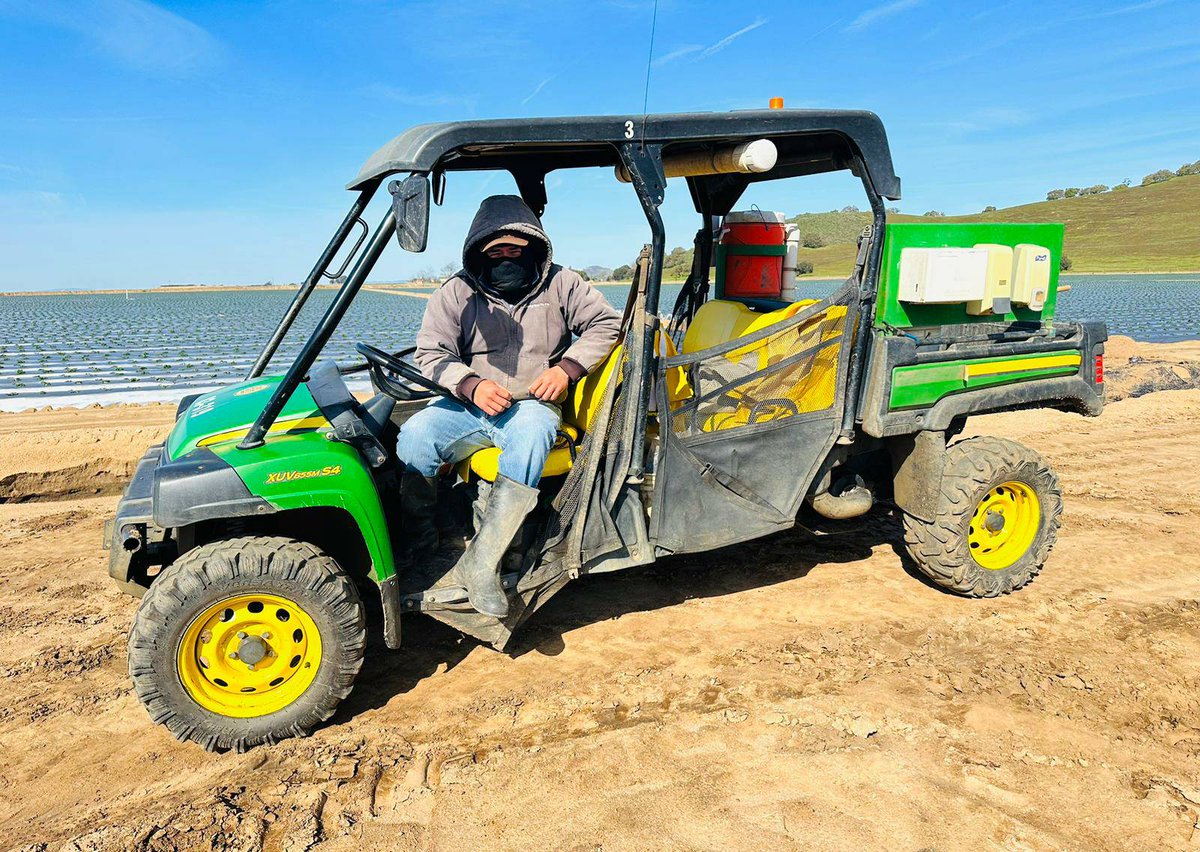 Javier, a Salinas area farmworker shares: I've been working 5 years watering and fertilizing at various ranches where lettuce, broccoli and other vegetables are harvested. I work 10 hours a day all year long. I only have down time when the weather doesn't let us work. #WeFeedYou