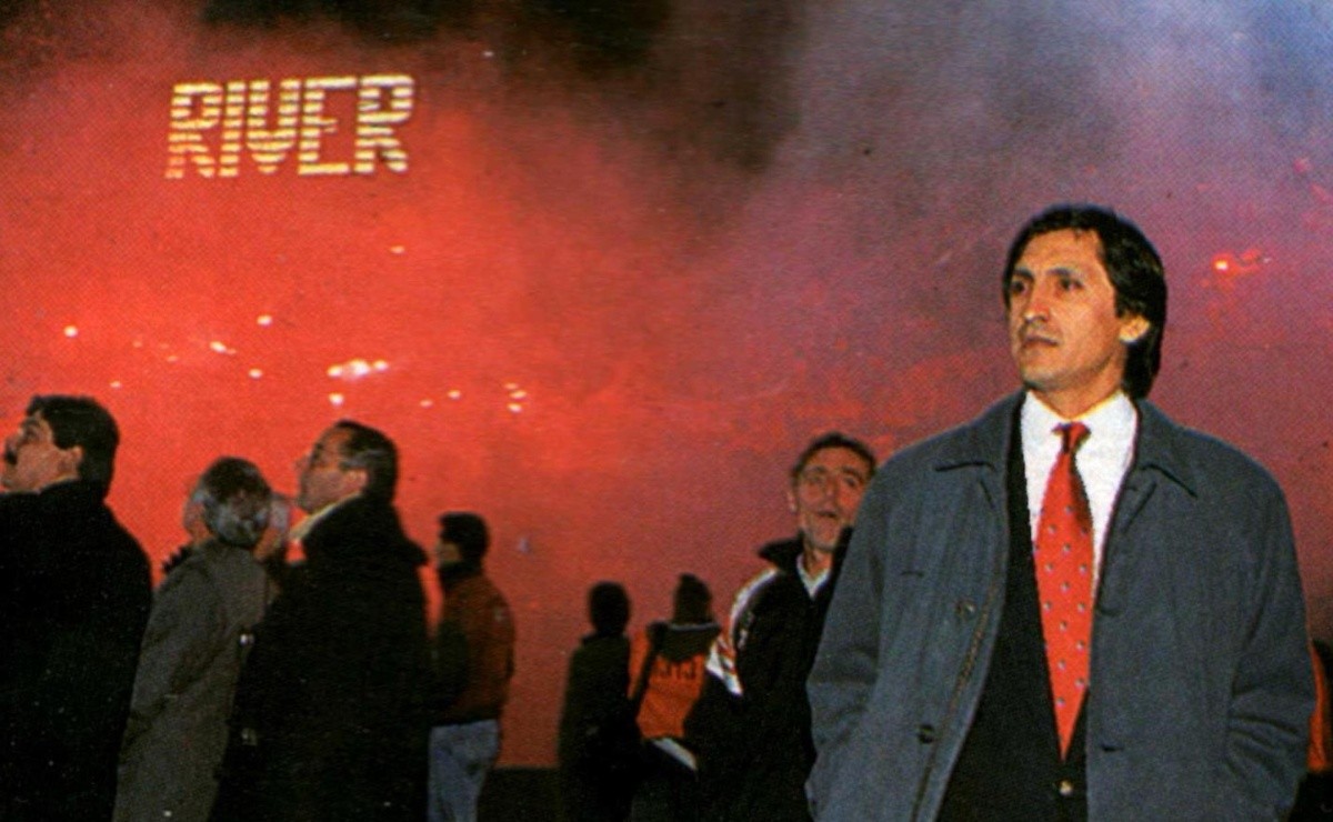 turcocarp's tweet photo. CAMPEÓN EN RIVER EN 4 DÉCADAS DIFERENTES Y FINALISTA DEL MUNDIAL DE CLUBES CON UN EQUIPO ÁRABE ARRODILLENSE ANTE DIOS https://t.co/TyjKDgkQsp