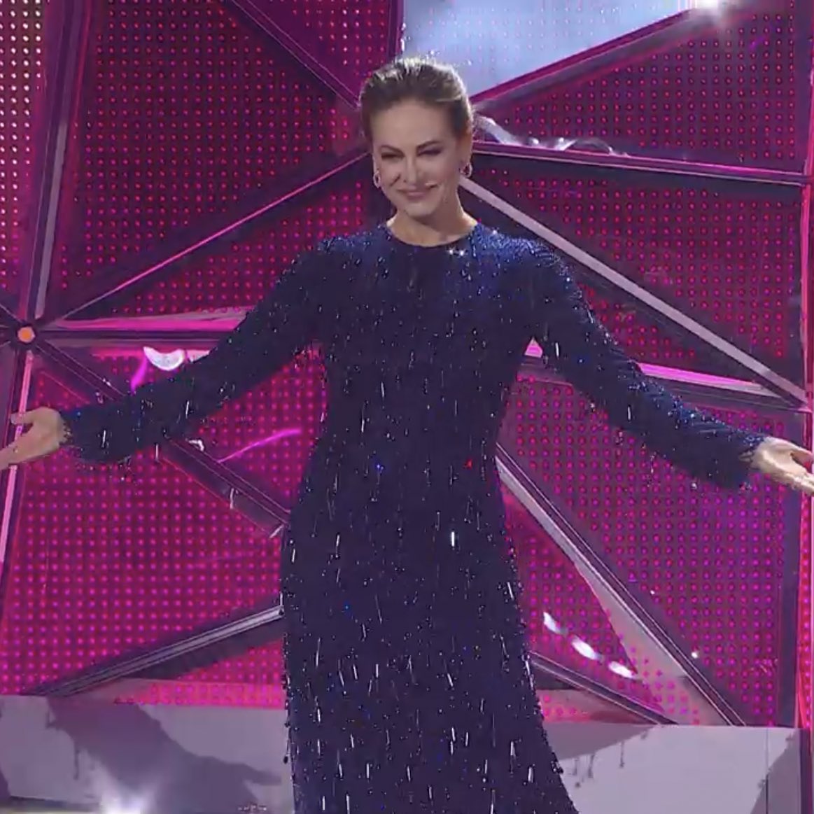 pierspollon's tweet photo. Suor Cristina, prima e dopo.
#Sanremo2023 https://t.co/tTts737pIJ