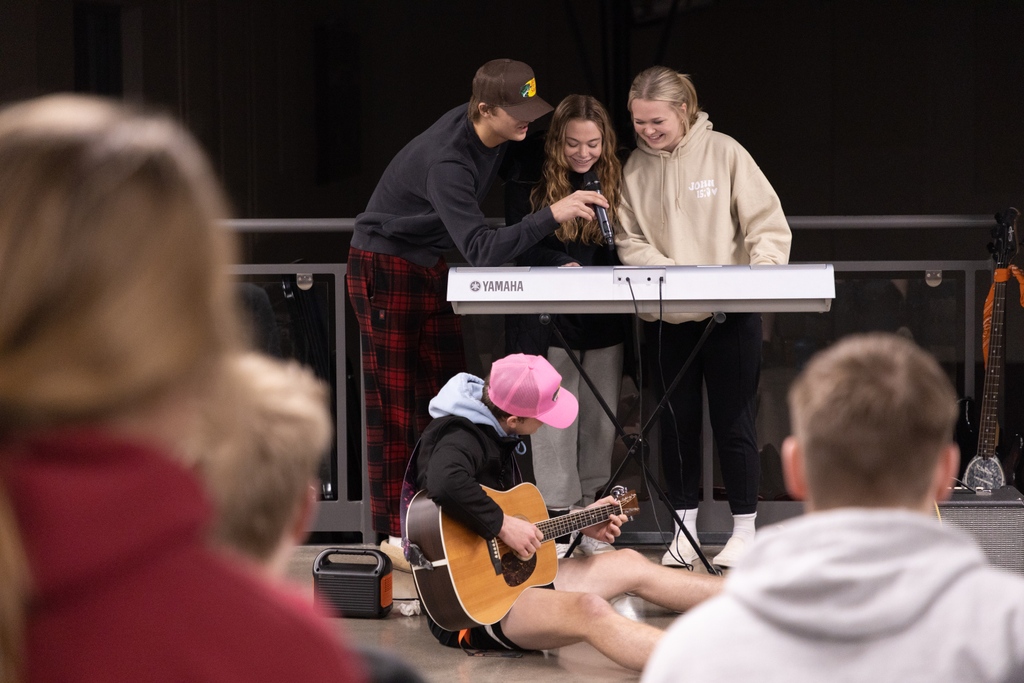flbc_edu's tweet photo. Students enjoyed participating in an "untalent" show in the Student Life Center. It was an opportunity for students to encourage one another in their talents and laugh with one another in their lack thereof. #FLBC #FLBCfam #studentlife https://t.co/6iBJFiPIjU