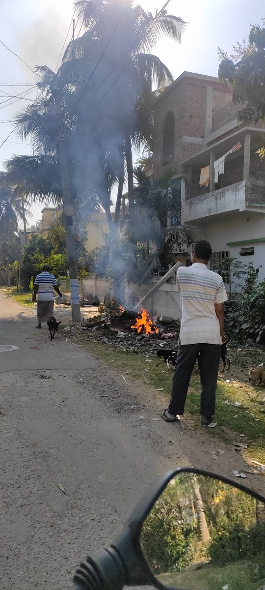 bakuninian's tweet photo. #GarbageBurning #Municipality #TakeAction #Gayeshpur #Awareness https://t.co/api99xwVE6