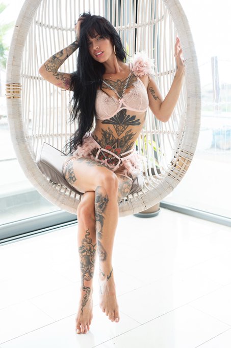 Just a reminder of how perfect @SgNesty is! https://t.co/a0kvtt4X7d<a class="tags" href="/tag/sgnesty">@sgnesty</a>