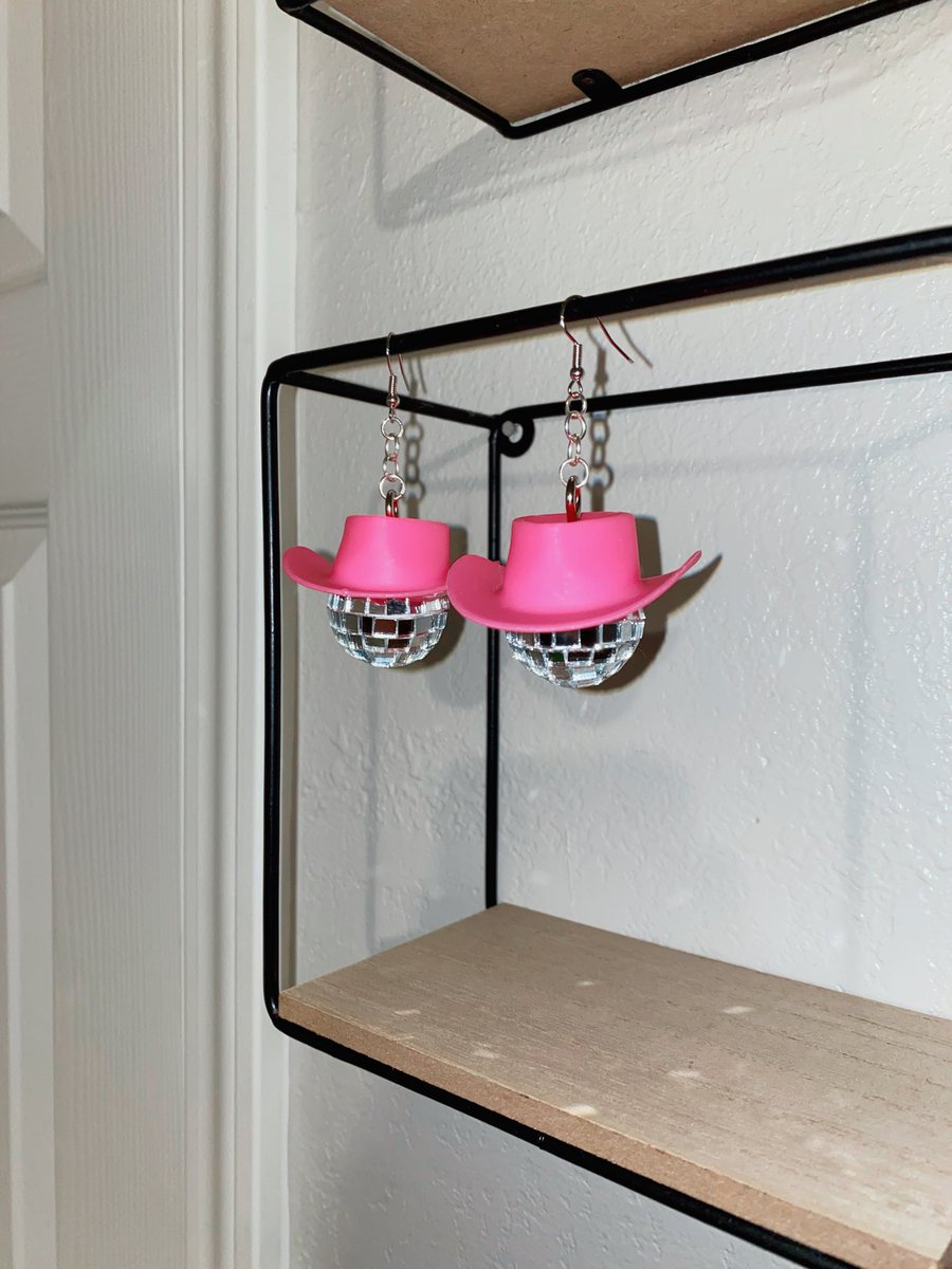 kyaabaird's tweet photo. ~flash freebie~
One lucky winner will receive a pair of pink disco cowboy earrings. These are lightweight and hypoallergenic.
RULES:
• RT this post
• Follow my page
• Tag a friend
Ends 2/9, good luck 🪩✨ https://t.co/0IW0T7V7Vx