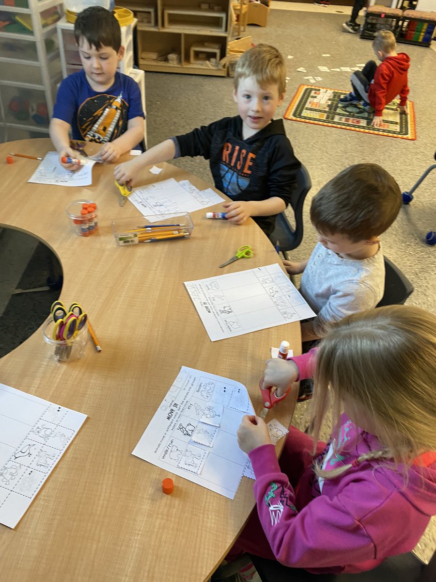 Painting with puffy paint and other snowman activities. <a href="/KDollemont/">Krista Dollemont</a> <a href="/pasadenaelem/">Pasadena Elementary</a>