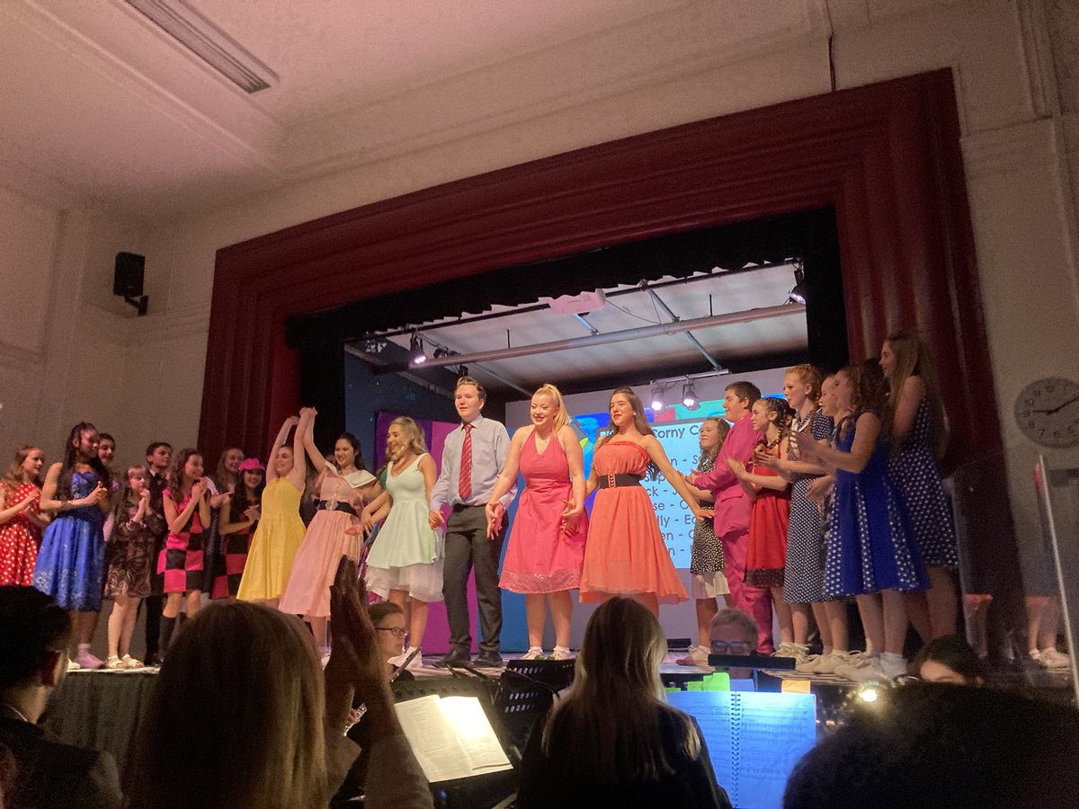 BrianWParish's tweet photo. Really enjoyed the show, congratulations to all the amazing cast and crew #Hairspray @RCS_PA @ReddenCourt https://t.co/YEJ6Yuf1ha