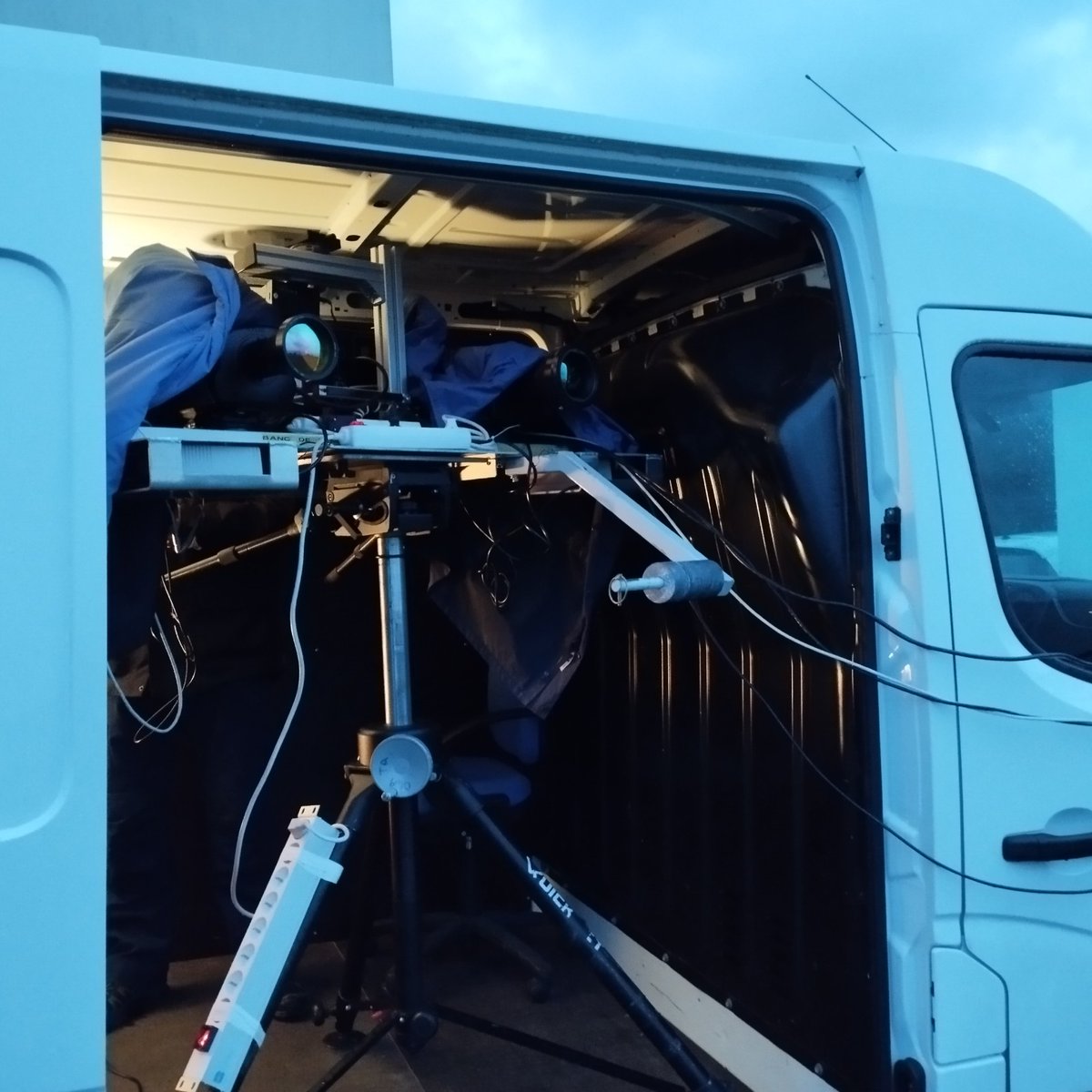 DGA Techniques navales et DGA Techniques aéronautiques ont déployé pour la première fois en Atlantique leurs experts et leurs moyens d’essai mobiles pour mesurer la Surface équivalente radar (SER) et la Signature infra-rouge (SIR) des navires de la <a href="/MarineNationale/">Marine nationale</a>