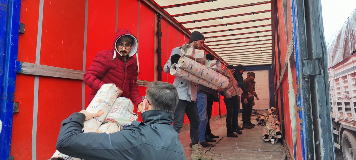 AkOdunpazariGnc's tweet photo. Hedef afet bölgesi...

Toplanan tüm ihtiyaç malzemeleri yola çıktı.
Yaraları hep birlikte saracağız.

Allah yar ve yardımcıları olsun. https://t.co/3cWCa2tBKW