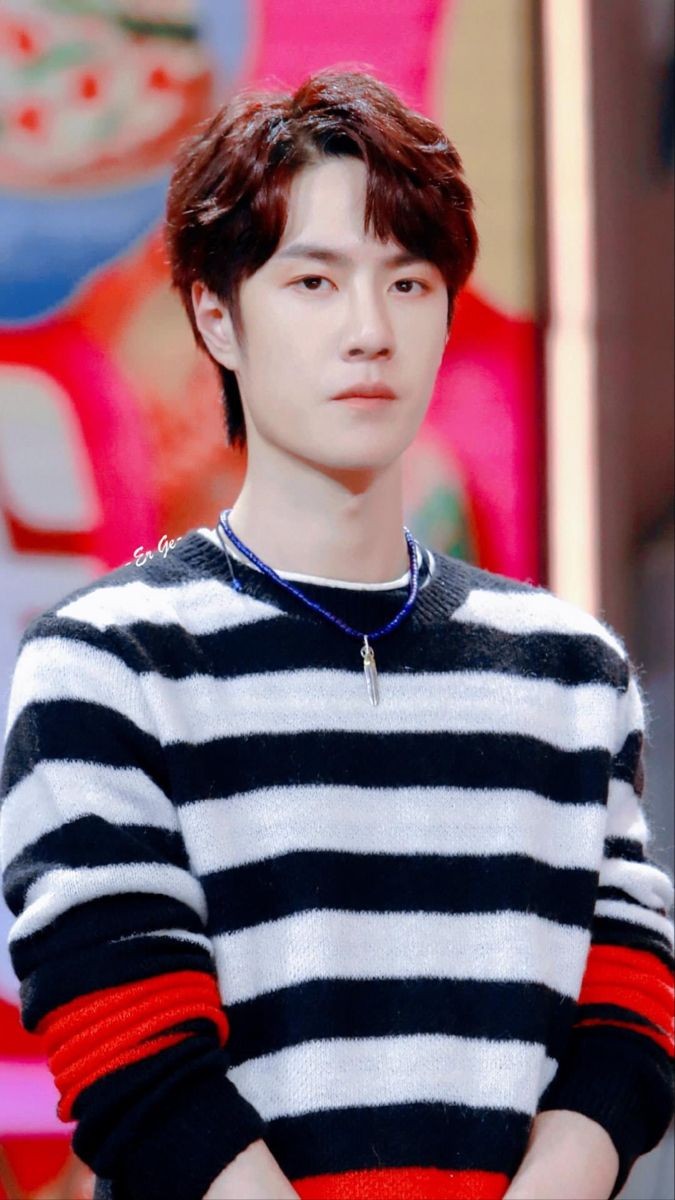 UNIQ EOEO YIBO 王一博 ワンイボ トレカ