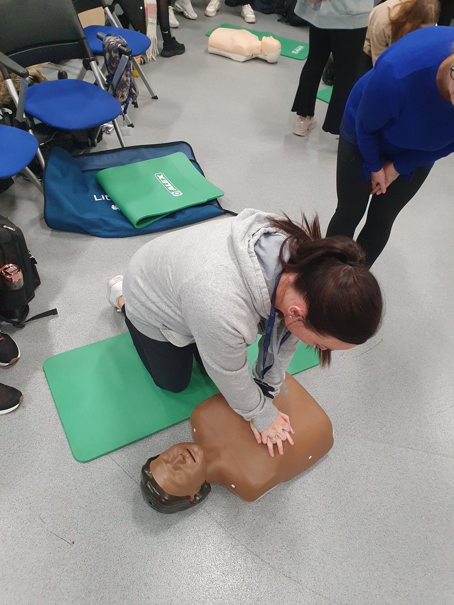Lizzy_Roach2's tweet image. BLS and Manual Handling completed in prep for our 1st OT placement 😁
#occupationaltherapy #otstudent #otapprentice #placement @Hudds_Uni_OT