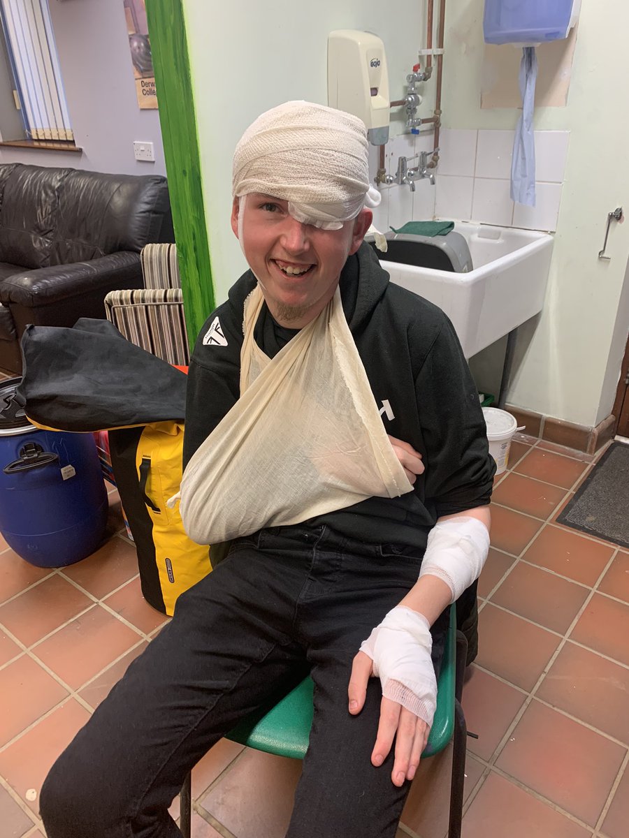 SteveE_Derwen's tweet photo. First Aid top up for Team @DofE tonight @DerwenCollege
Good skills guys and let’s hope you never need to use them 🤞
#ExpeditionReady #ExpeditionTraining
#WeAreDofE https://t.co/XFsbRA3O0y