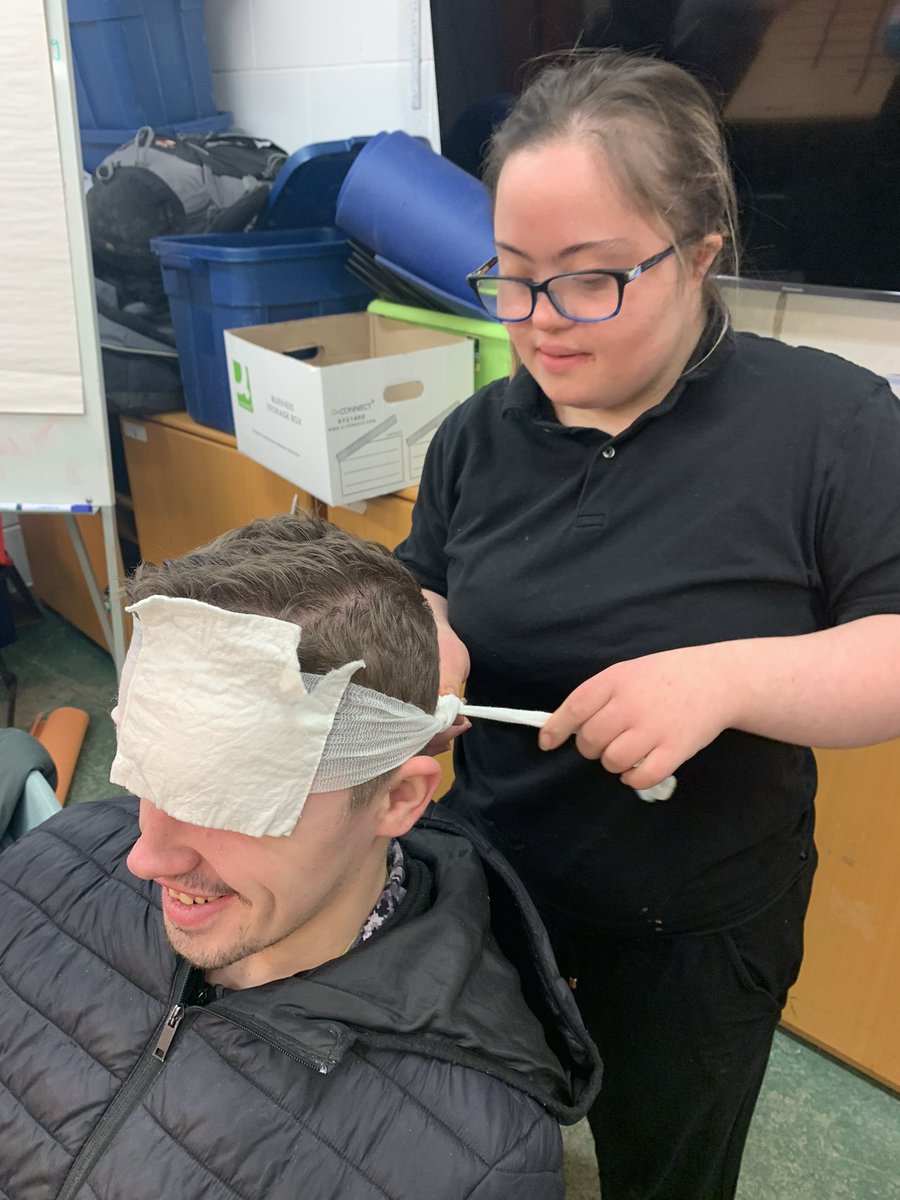 SteveE_Derwen's tweet photo. First Aid top up for Team @DofE tonight @DerwenCollege
Good skills guys and let’s hope you never need to use them 🤞
#ExpeditionReady #ExpeditionTraining
#WeAreDofE https://t.co/XFsbRA3O0y