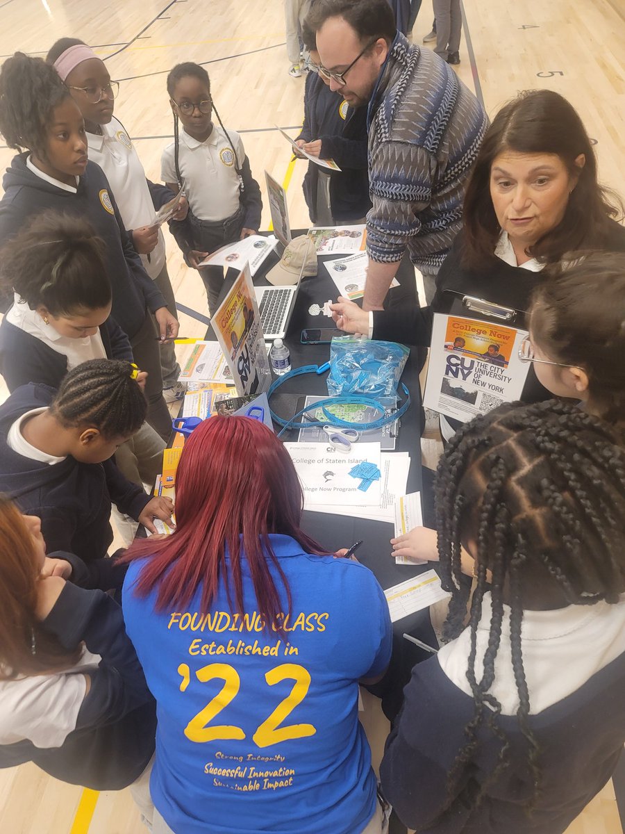 TYWLSofSI's tweet photo. It's never too early to plan for summer opportunities! They learned about amazing ways to make the most out of their summer! #integrity #innovation #impact @DrMarionWilson @CChavezD31 https://t.co/BwKzIYqjLQ