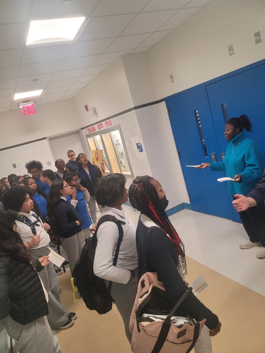 TYWLSofSI's tweet photo. It's never too early to plan for summer opportunities! They learned about amazing ways to make the most out of their summer! #integrity #innovation #impact @DrMarionWilson @CChavezD31 https://t.co/BwKzIYqjLQ