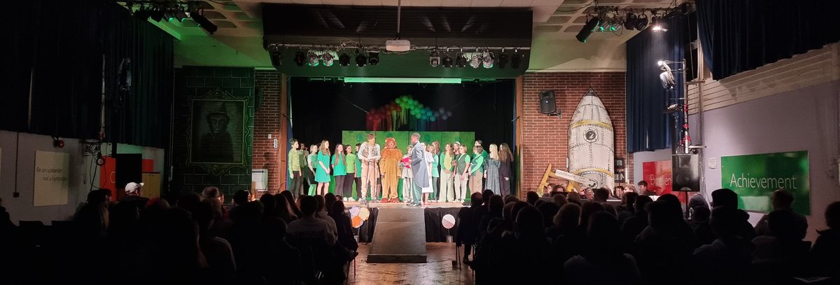 NBradbury18's tweet photo. Opening Night @HeartofHatton ✅️  #SoProud https://t.co/8ZMvsIKo66