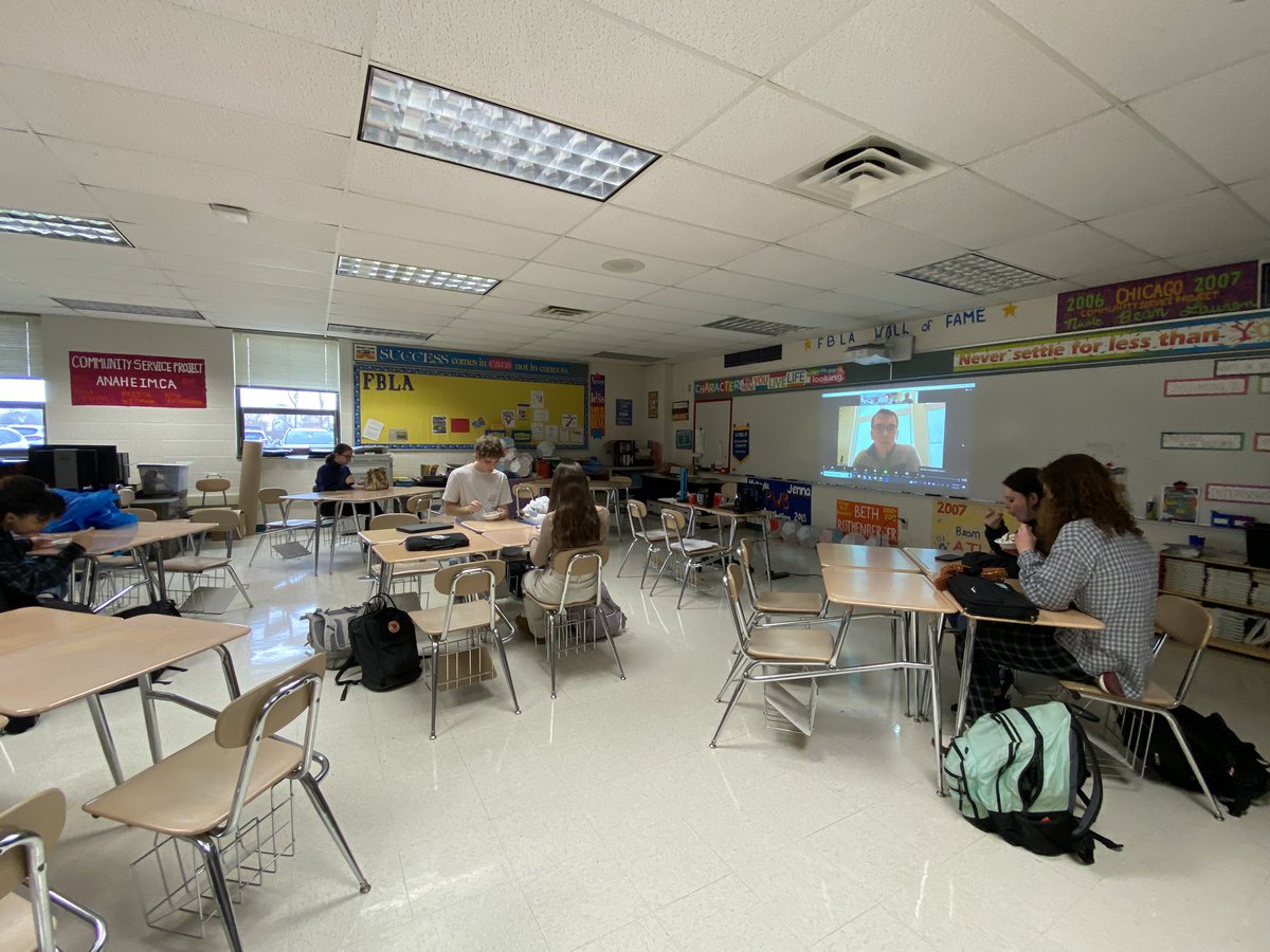 FBLA #tuesdaytalks with alumni…learning how FBLA can help in the future!