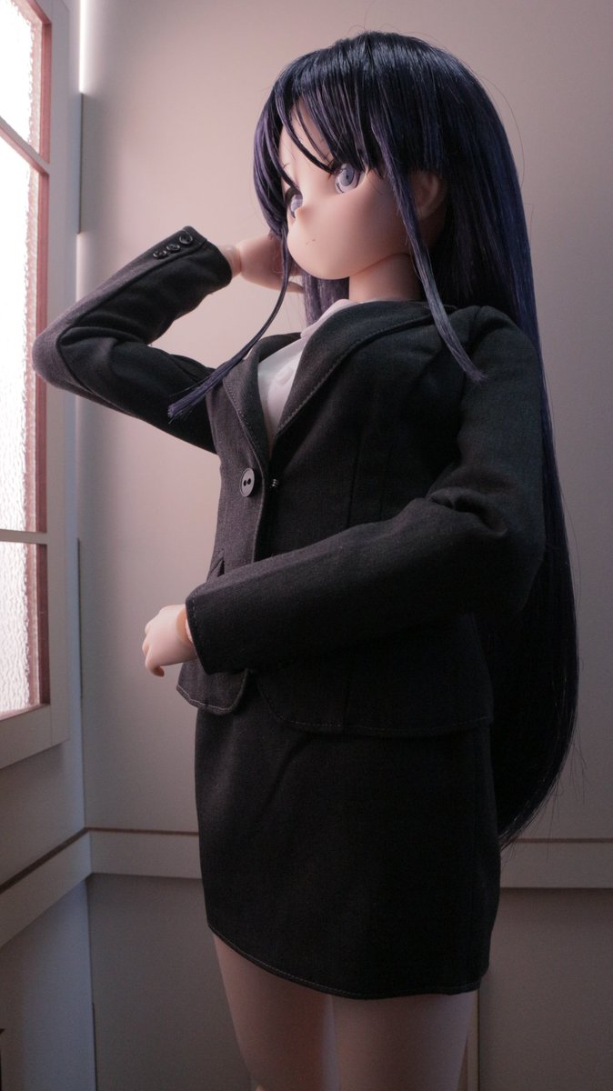 レディーススーツ のイラスト マンガ コスプレ モデル作品 7 件 Twoucan