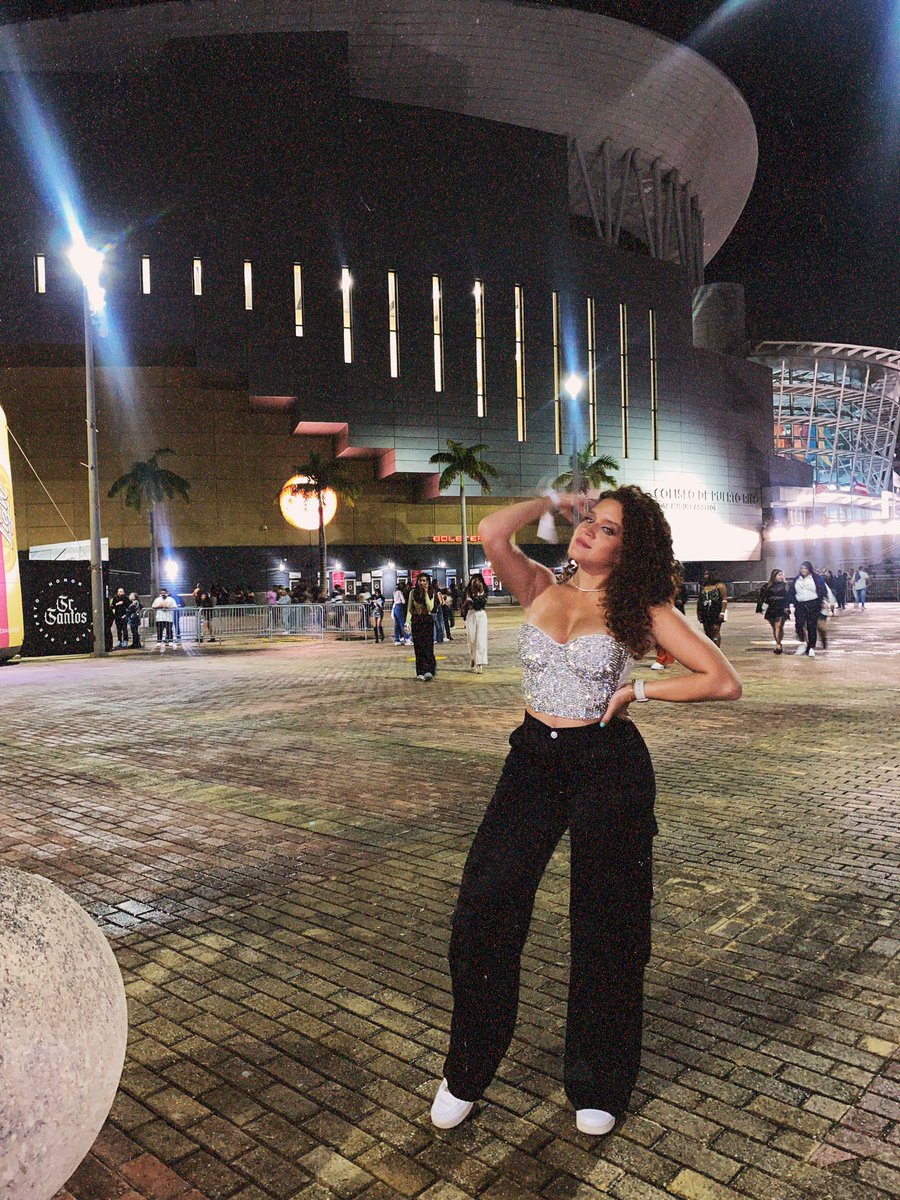 juliedysmpm's tweet photo. la maraviiiiilla ⭐️ https://t.co/pQPyAXTUIJ