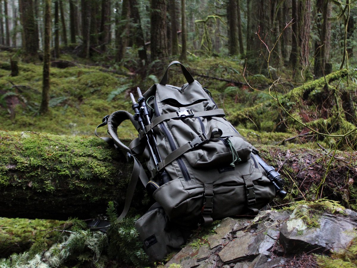 Hiking in the rain is a little more tolerable under the canopy. #pnw 

#ruckmule #rmg #ruckmulemountaingear 
•
#handcrafted #madeinhouse #madeintheusa #mountaingear #forthemountains #backpacking #keepthefirestoked #backcountry #hunting #hiking