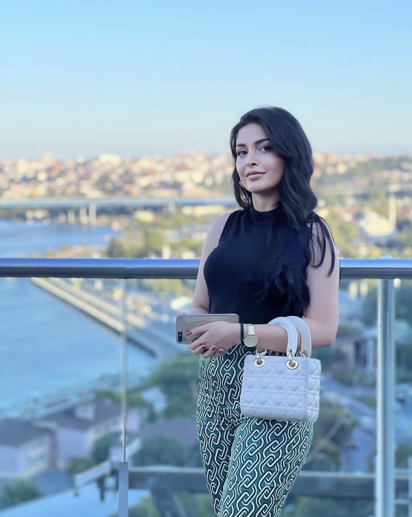 RANA İLAYDA KARA. Canımız kayıp. Hala bulunamadı. Enkaz altında ses duyulmuş. İlk depremden beri BULUNAMADI!! Onikişubat , Sazibey mahallesi, manolya sitesi B Blok/Kahramanmaraş