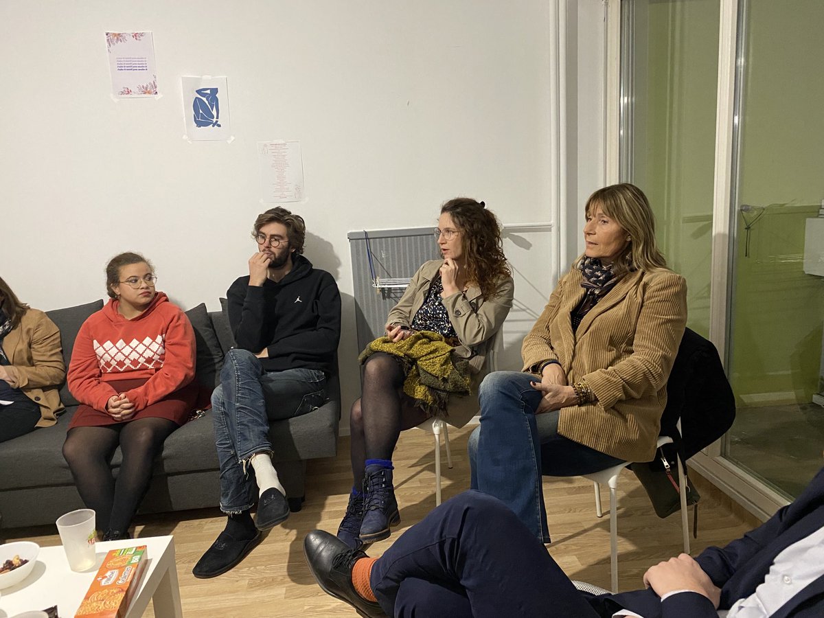 Rencontre à Strasbourg avec les etudiants de ⁦<a href="/AfevFrance/">Afev</a>⁩ : Colocations solidaires, ou l’habitat de demain. On parle Précarité, santé, repas à 1 euro (« hyper necessaire ») mais aussi débat sur : pourquoi s’engager. ⁦<a href="/FondationBNPP/">Fondation BNP Paribas</a>⁩