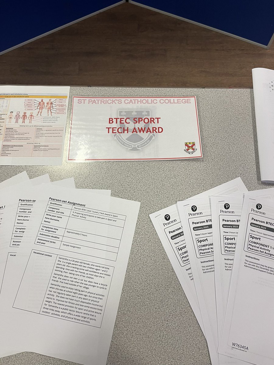 MissGunn3's tweet photo. Lovely to see so many Y9 students interested in BTEC Sport! #btectechaward #options #optionsevening https://t.co/20SjqRPU3l