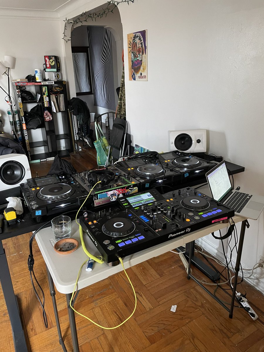 DJ SWISHA tweet media