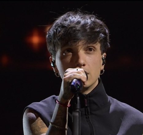 strawberryila's tweet photo. okk direi che questa serata può concludersi… grazie e arrivederci 
#Sanremo2023 https://t.co/ptriwMT4ZK