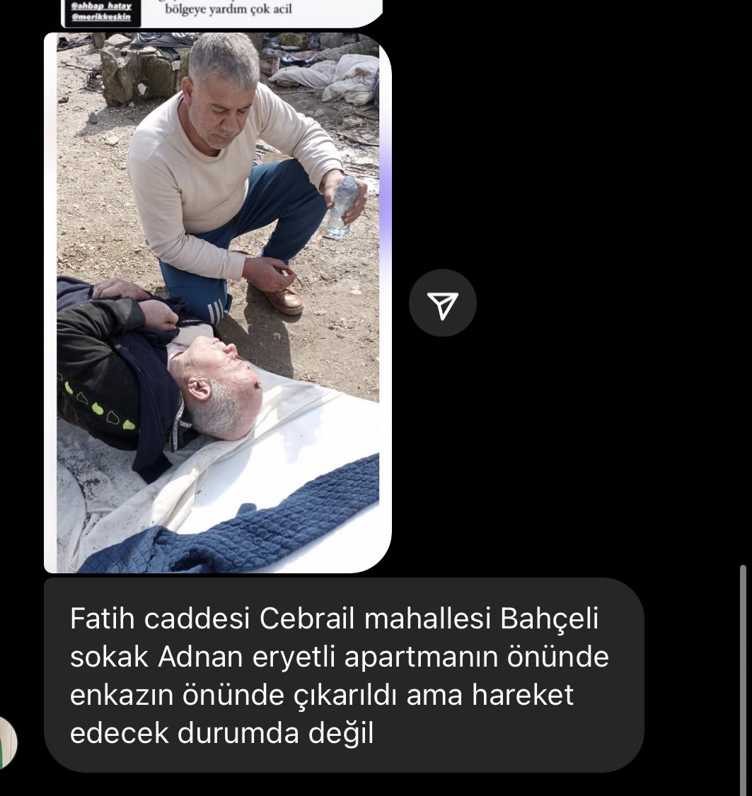 luckitsElff's tweet photo. LÜTFEN YAYABİLDİĞİMİZ KADAR YAYALIM

-Fatih caddesi Cebrail mahallesi Bahçeli sokak Adnan eryetli apartmanın önünde enkazın önünde çıkarıldı ama hareket edecek durumda değil
#Hatay https://t.co/vBRX8TkMcr