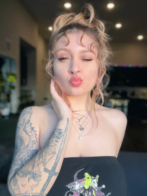 😘😜 https://t.co/P3H2rXhRPl