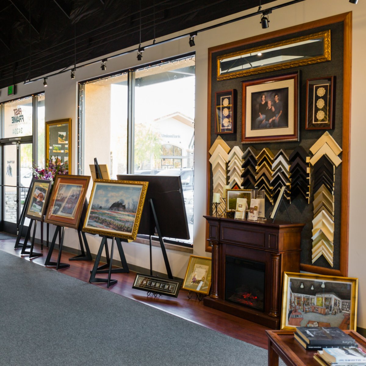 FFrameValencia's tweet image. Exploring our expertly curated assortment of custom frames reveals new ways to express your style.  #FastFrame #ExpertPictureFraming #CommercialServices #ValenciaFraming #CustomFrames #ValenciaCA #ShopLocal