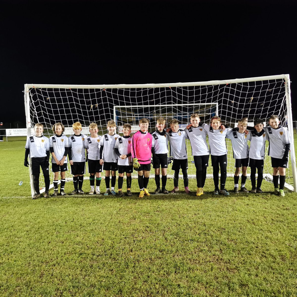 EastCornwallU11's tweet photo. Fantastic experience for both sets of players tonight at @StickerAFC. Both teams produced some excellent football and played with the right approach throughout. Thank you @IFAcoach for the game 🙌⚽🟡⚫ https://t.co/Tq9aiD16St