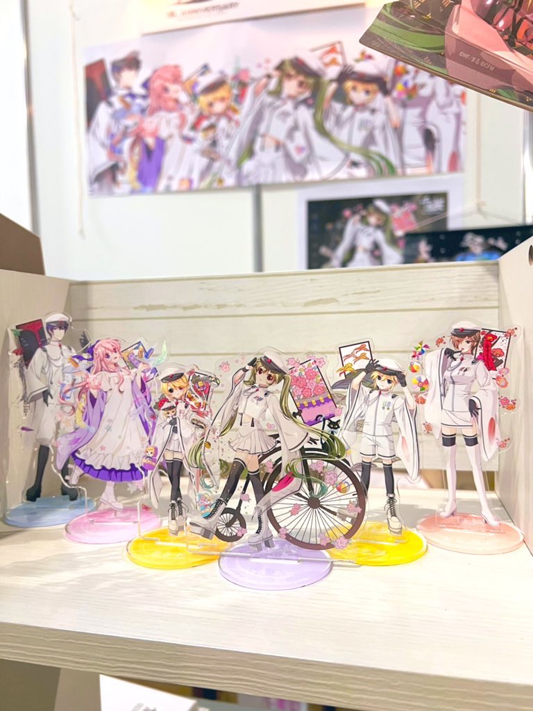 🌸商品入荷情報🌸】 本日、12:00より アクリルスタンド各種 缶バッジA