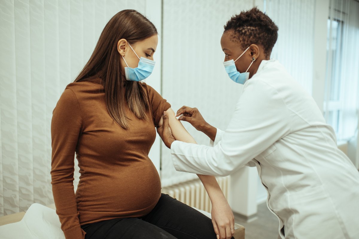 JAMAPsych's tweet photo. This cohort study of 5 Nordic countries and the US from 1996-2018 found that in utero exposure to antipsychotics was not meaningfully associated with an increase in risk of congenital malformations. https://t.co/PD0rjlnZhZ https://t.co/bkMLvA1Hwz