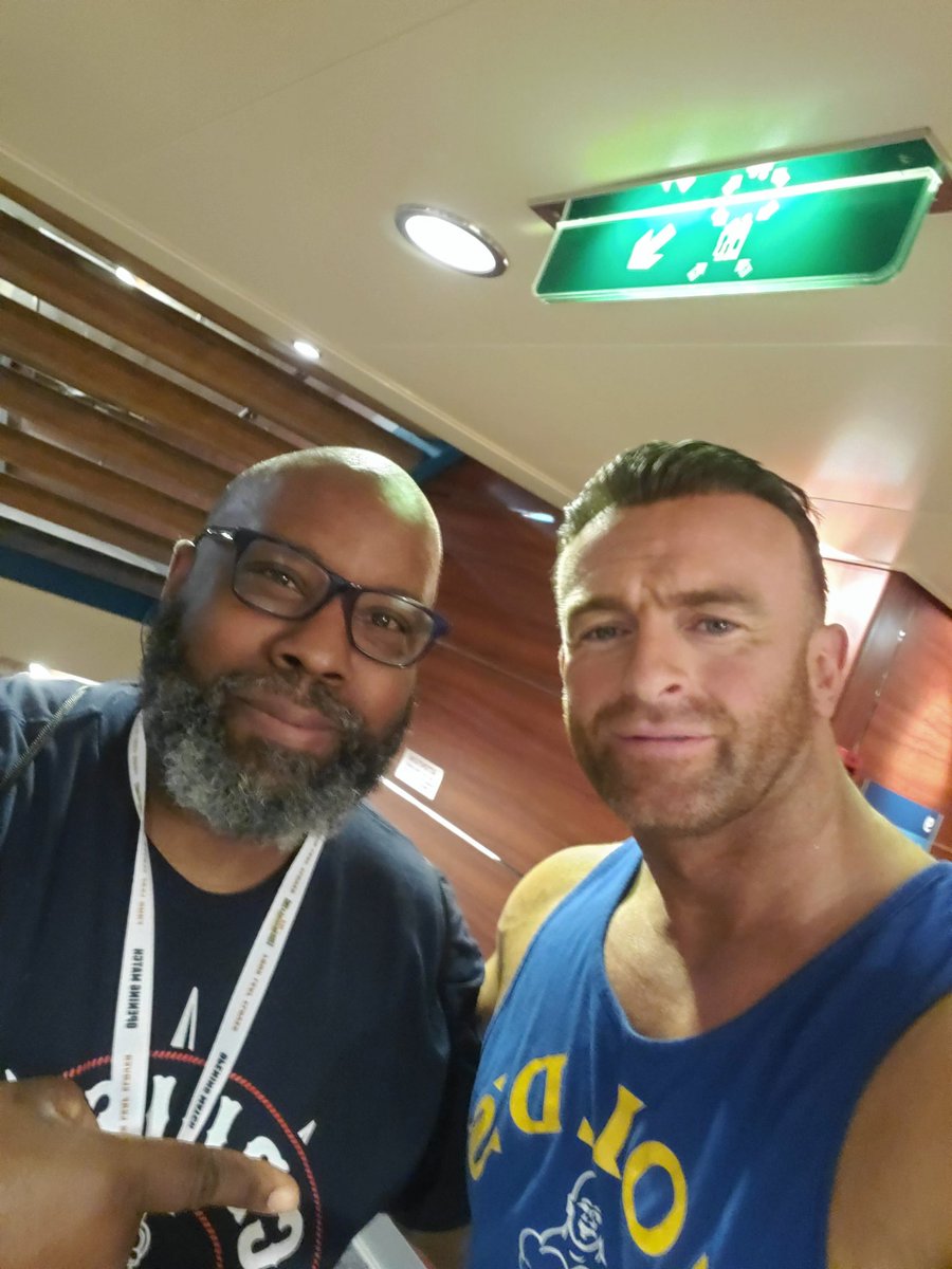 Had a great time on #JerichoCruise The only person I wanted meet and get a pic with was the National Treasure himself @RealNickAldis