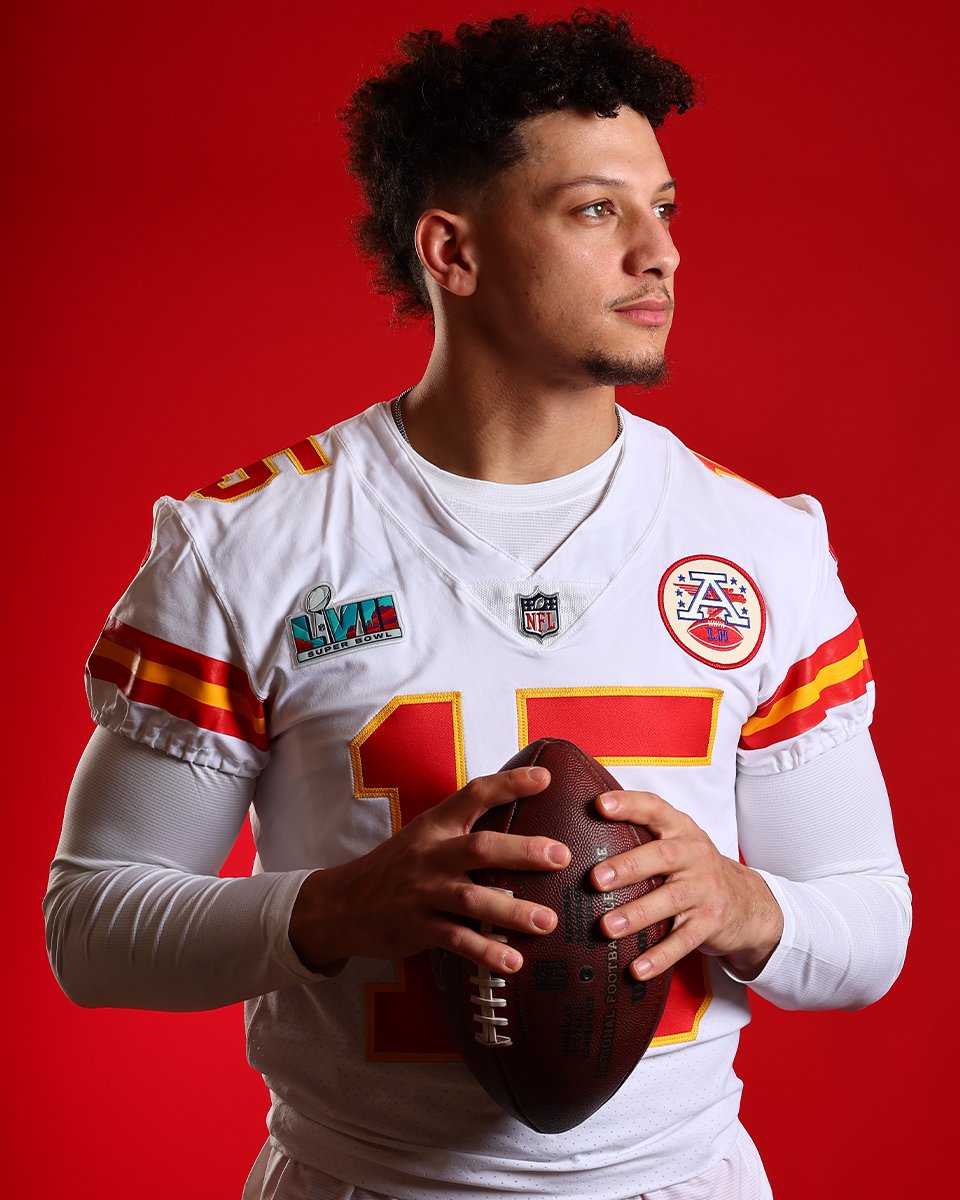 NFL's tweet photo. Hello. My name is Patrick. #SBLVII (via @Chiefs) https://t.co/NmQhYUwE9E