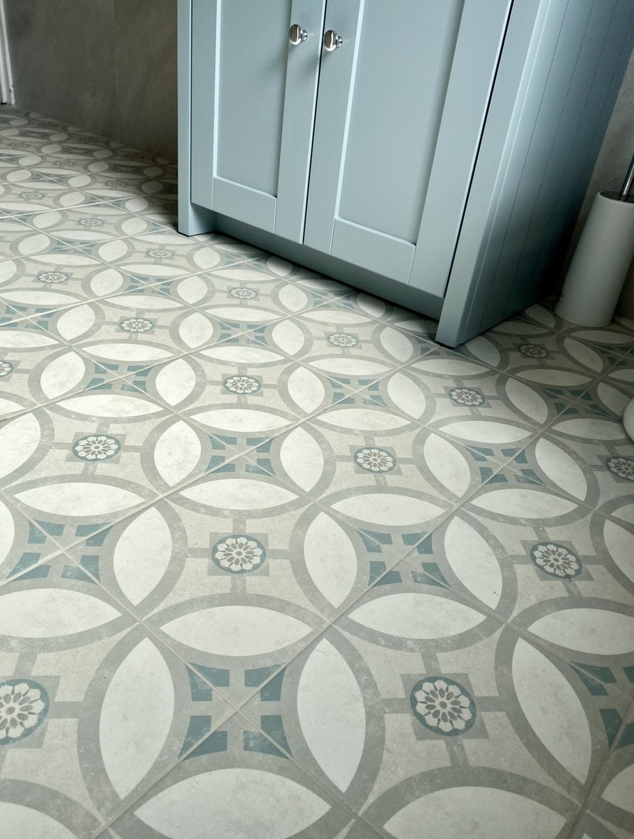 TheTapEndDesign's tweet photo. A decorative floor tile is a great way to introduce personality, colour and pattern into your new #bathroom - here are a few examples from completed projects 📸 

#DecorativeTile 
#PatternedTile
#ColouredTile https://t.co/1o8OUHRvs5