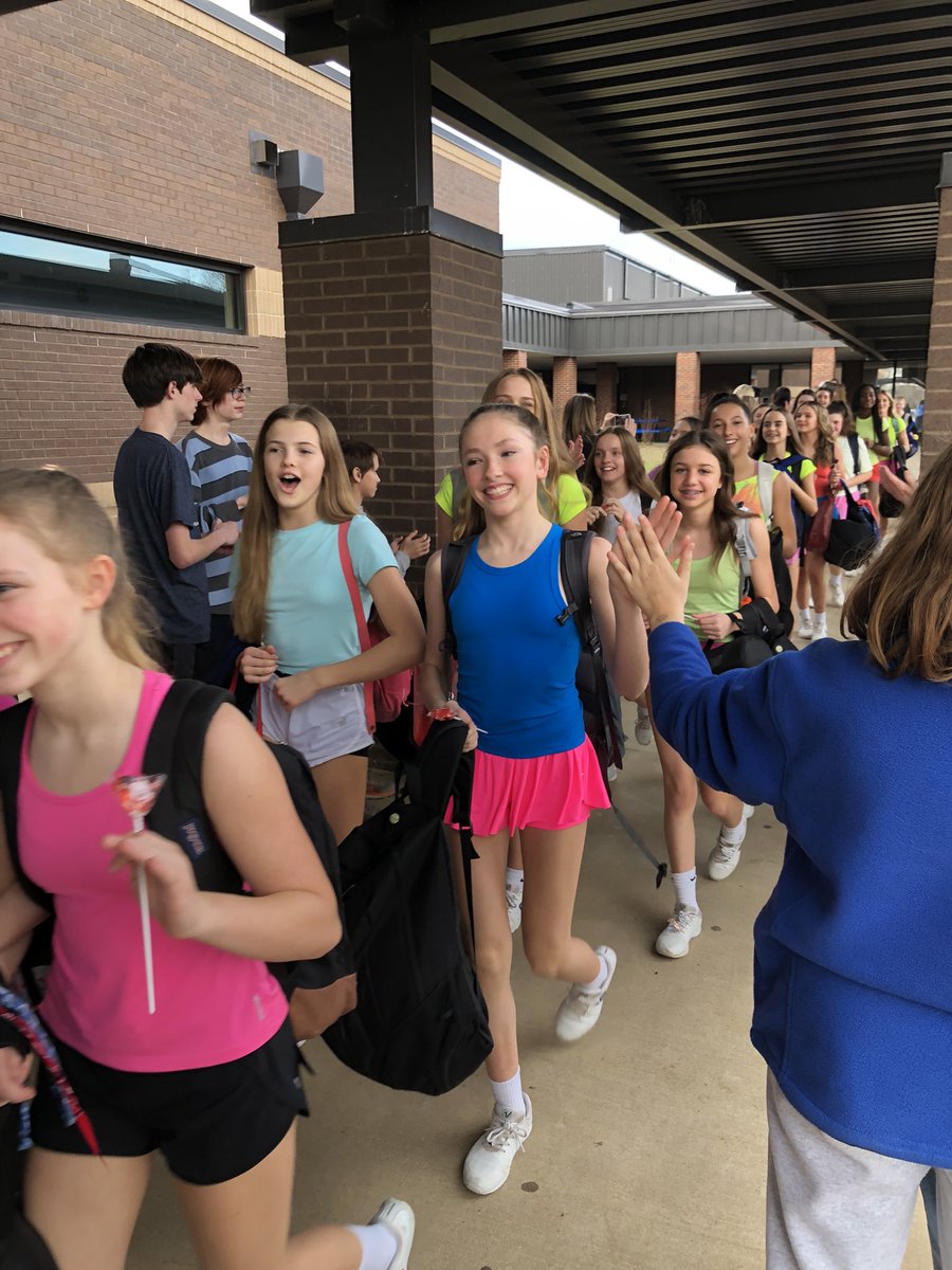 wcsGMSjk's tweet image. The Theatre kids loved cheering on the girls that always cheer on everyone else! Good luck at Nationals!! #GMSgenerals #22generals23 #GeneralsLead #BreakALegAtNats #GMScheer