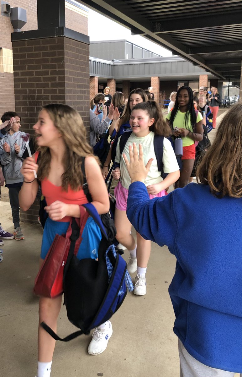 wcsGMSjk's tweet image. The Theatre kids loved cheering on the girls that always cheer on everyone else! Good luck at Nationals!! #GMSgenerals #22generals23 #GeneralsLead #BreakALegAtNats #GMScheer