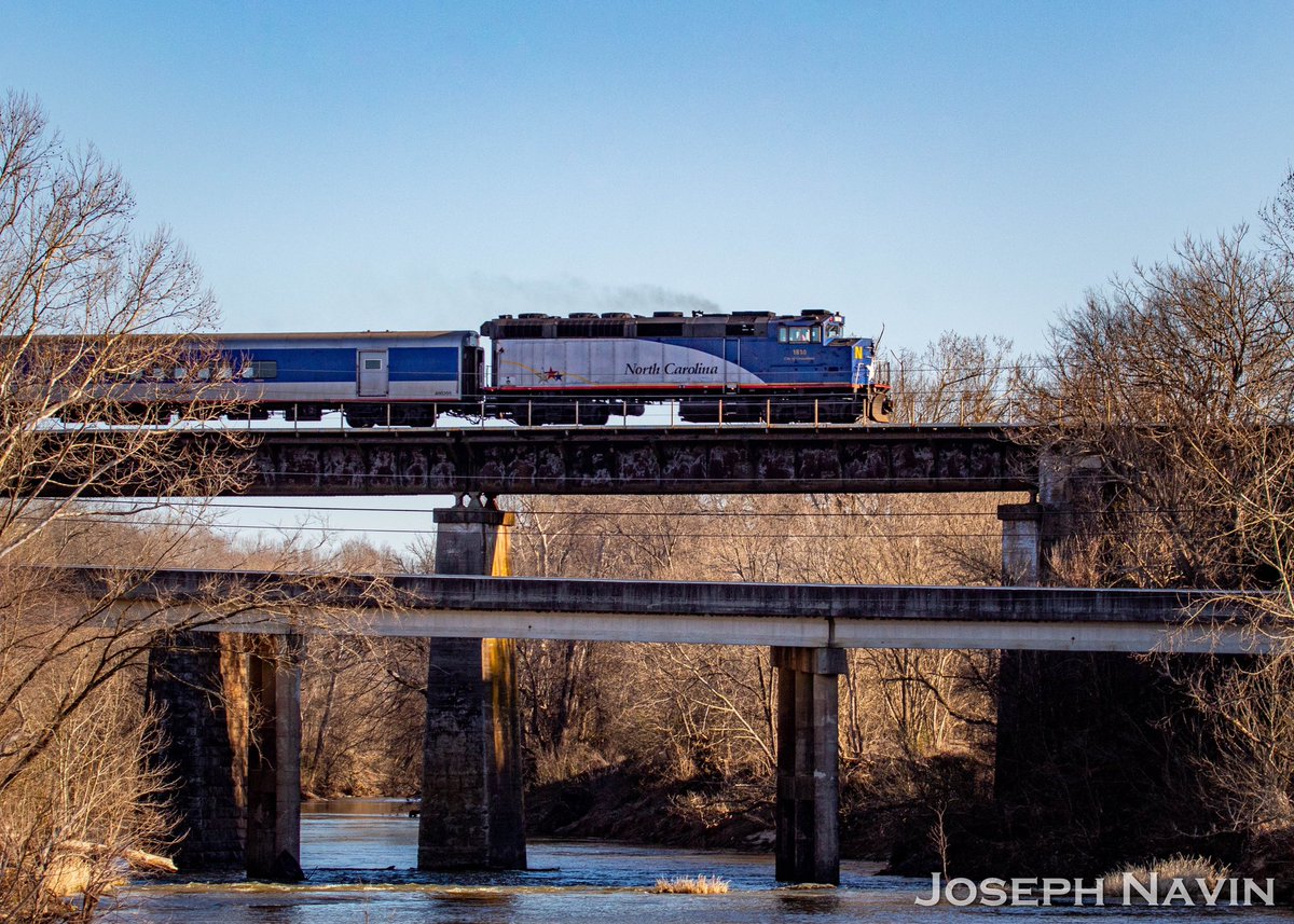 josephanavin's tweet image. The “City of Greensboro” leads Piedmont 77 westbound over the Haw River beside U.S. 70 in Haw River, N.C. on Feb. 6. #railfan #photography #hawriver #f59ph