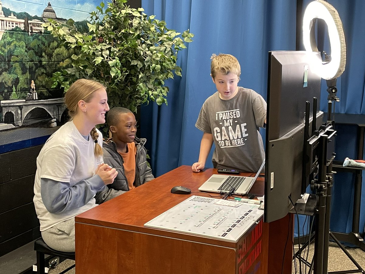 Love seeing this partnership in action! Thank you <a href="/ForestParkHSVA/">Forest Park High School</a> Student Leaders for helping <a href="/_AshlandES/">Ashland Elementary School</a> Student Leaders prepare for Kindness Week. #RoleModels