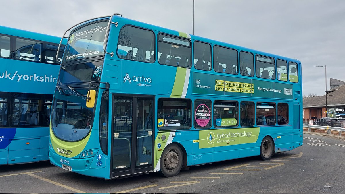 Shaun__92's tweet photo. Arriva Yorkshire - 1715 - Volvo B5LH - Wright Eclipse Gemini 2 - NK13 AZD #arrivayorkshire #arrivayorkshirebuses #arrivabusuk @arrivayorkshire #volvob5lh #wrighteclipsegemini2 #hybridbus #wakefield #wakefieldbusstation #tuesday #7th #february #2023 https://t.co/WW87G8DFe0
