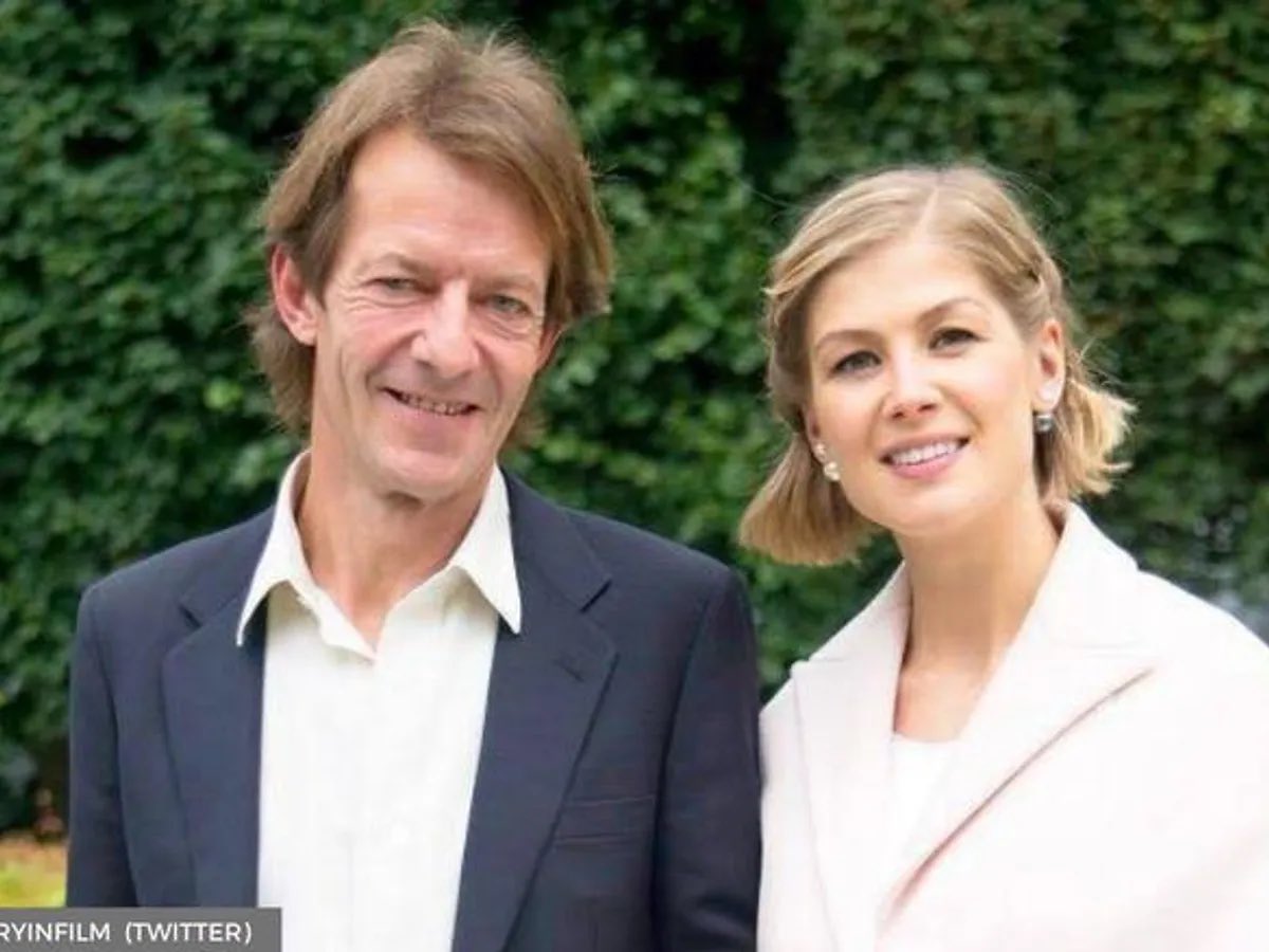 duduyeule's tweet photo. who’s winning the ugly husband off https://t.co/4necS4ommM