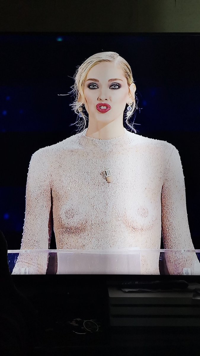 LuigiStraz's tweet photo. Grande Chiara, finalmente hai superato la censura di @instagram #Sanremo #Ferragni https://t.co/WWCas5MVnm