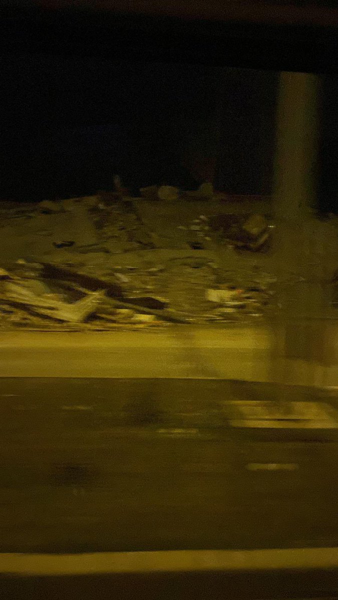 gulteeninal's tweet photo. Köye kendi imkanları ile gidenlerden aldığımız son görüntüler enkazlar çok fazla hiçbir ekip yok. Kayıplarımız çok. Lütfen ilk aciliyeti köylere verelim. 
Payamlıbağ köyü 
Karaağaç köyü 
Milyanlı köyü
Bozlar köyü 
Ördek dede köyü
#pazarcıkdeprem https://t.co/jW1fgdbJLX