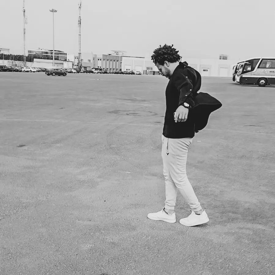 ShAwKy6499's tweet photo. عدم احتراف من جميع الأطراف 🖤🚶 https://t.co/jHrKN7m0jR