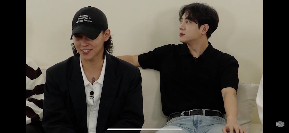nowordsmolly's tweet photo. @jaehyeong0011 I need this hat in my life!! Where can I find it? 🙏✨🤍 https://t.co/RzMGtvGxjd
