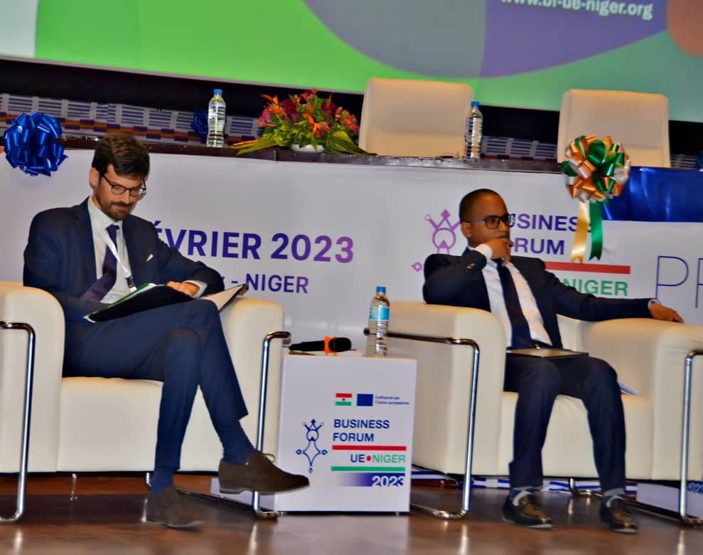 DrJidoud's tweet photo. J’ai participé au panel sur le climat des affaires au #Niger dans le cadre du #BusinessForumUENiger avec certains collègues et des dirigeants d’entreprises africaines et européennes. Le Niger en forte progression dans ses réformes et terre d’opportunités diverses à prendre. https://t.co/fCCLvRr1Ox