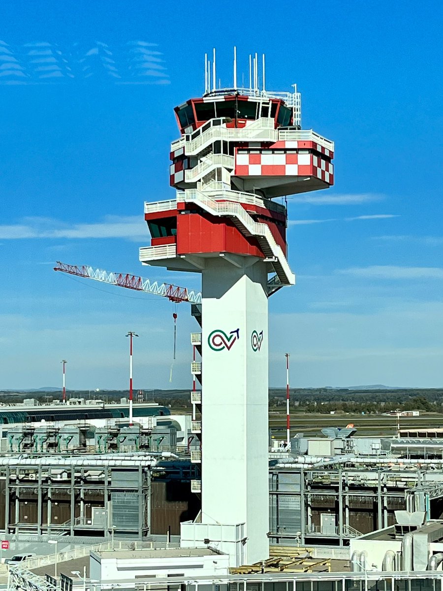 Ce soir, vol #AF1405 Rome #FCO Paris #CDG équipage d’une prévenance exceptionnelle, très beau vol, merci <a href="/airfrance/">Air France</a> <a href="/AFnewsroom/">Air France Newsroom</a> 
Avec <a href="/JBBourgeon/">JB Bourgeon</a>