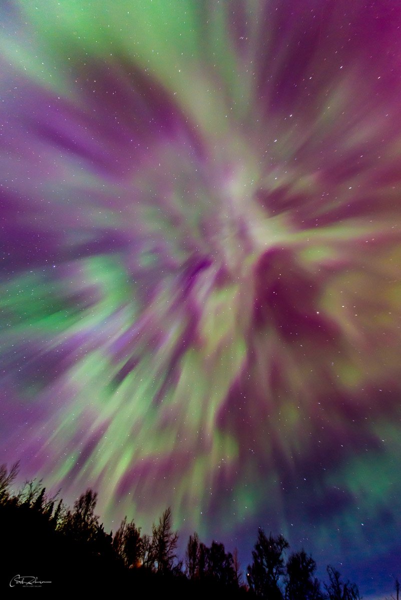 PhotoTrekAlaska's tweet photo. A Kp8 aurora borealis display over a neighborhood in the Hillside area of Anchorage. https://t.co/gQMRD4Y1An