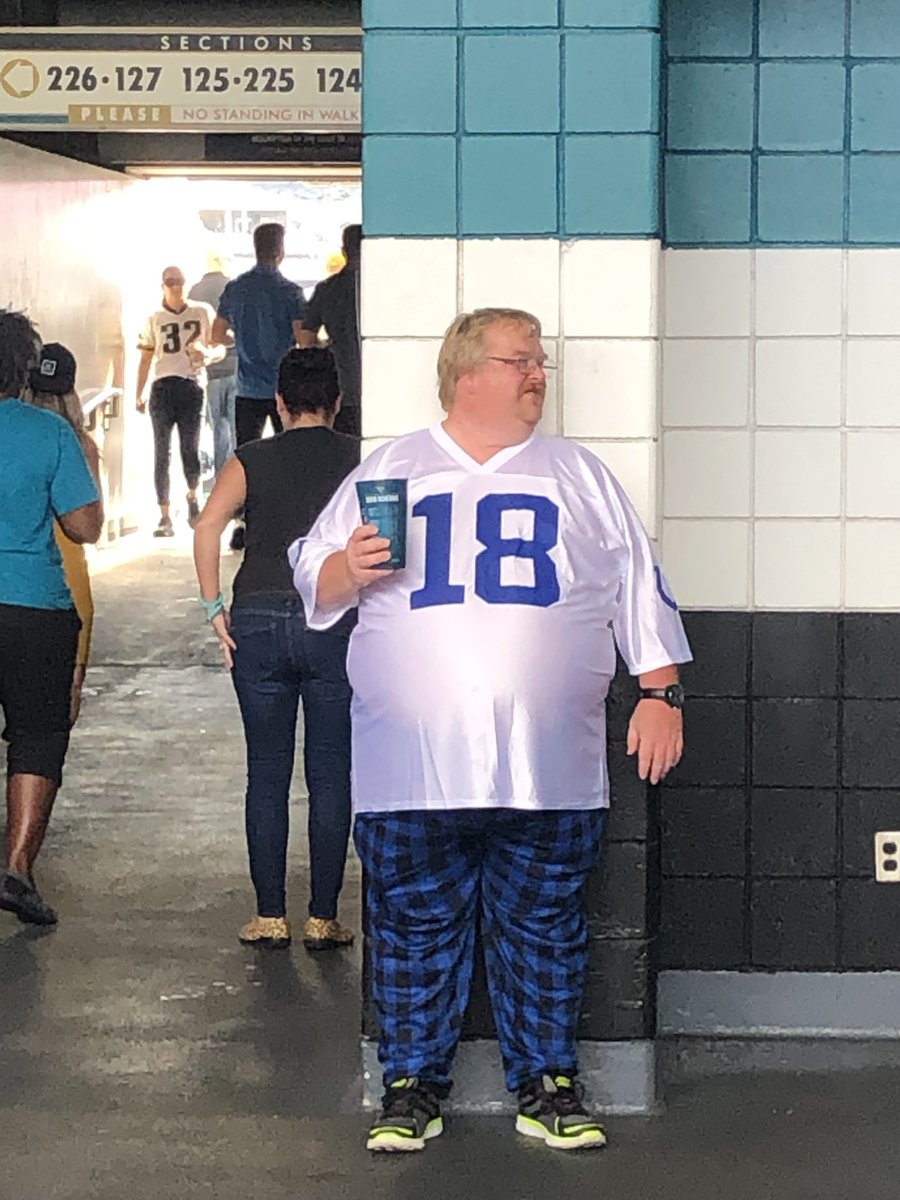 sdundee13's tweet photo. @Jesse_Watt @abaker62 @JimIrsay Give this man some tickets! https://t.co/1LGE3mZ6I5